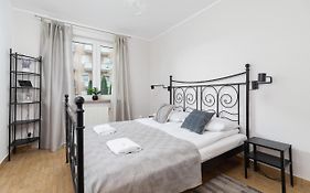 Pleasant Apartment With Terrace Cracow By Noclegi Renters