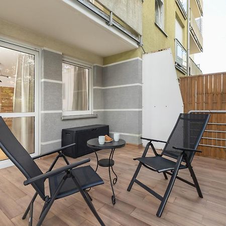 Pleasant Apartment With Terrace Cracow By Noclegi Renters Краков Экстерьер фото