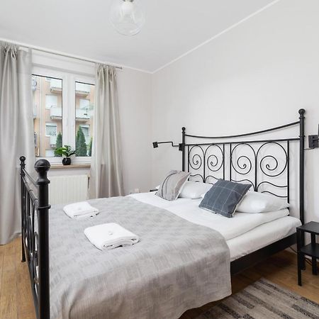 Pleasant Apartment With Terrace Cracow By Noclegi Renters Краков Экстерьер фото