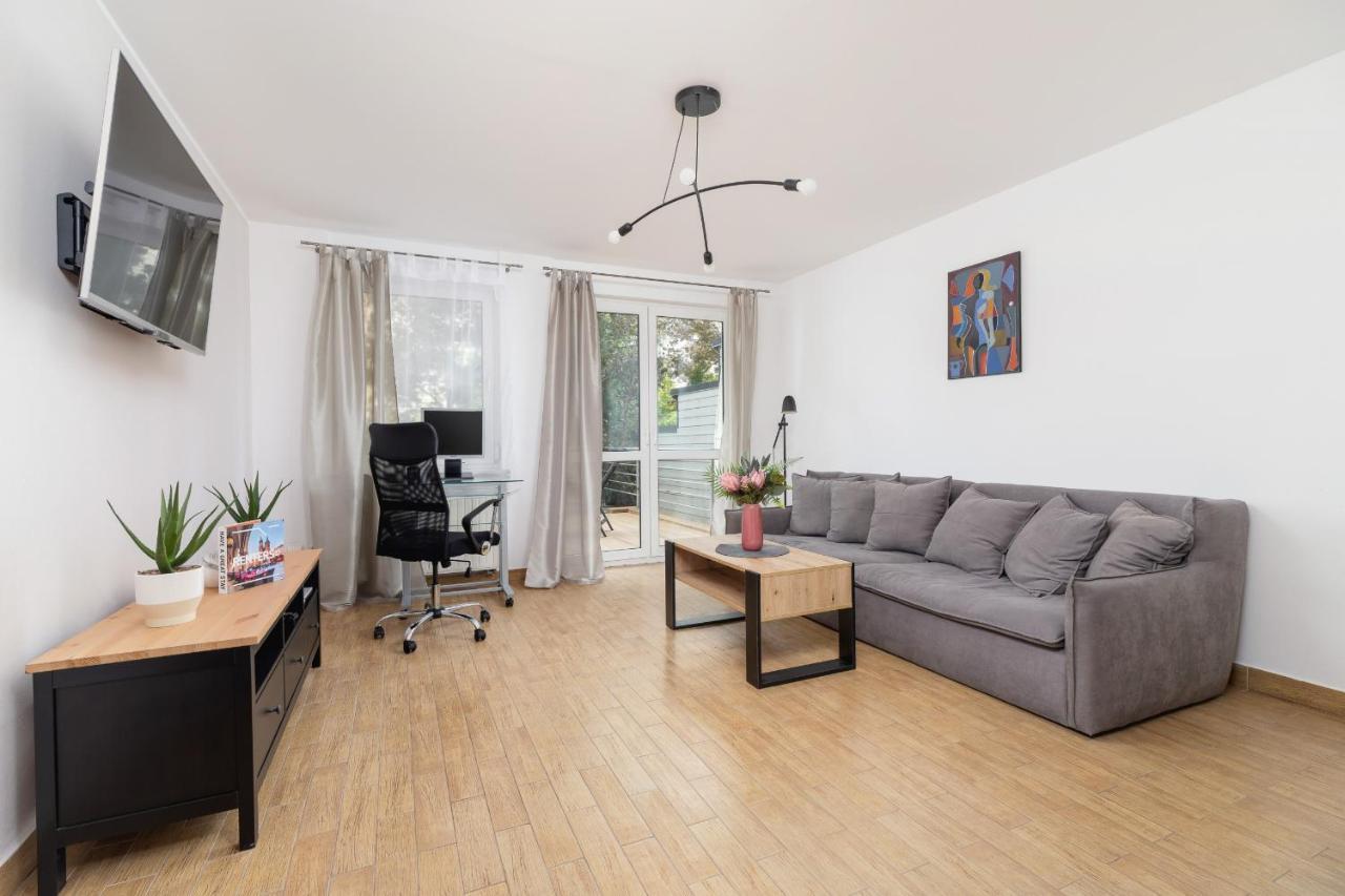 Pleasant Apartment With Terrace Cracow By Noclegi Renters Краков Экстерьер фото