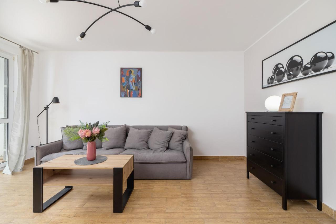 Pleasant Apartment With Terrace Cracow By Noclegi Renters Краков Экстерьер фото